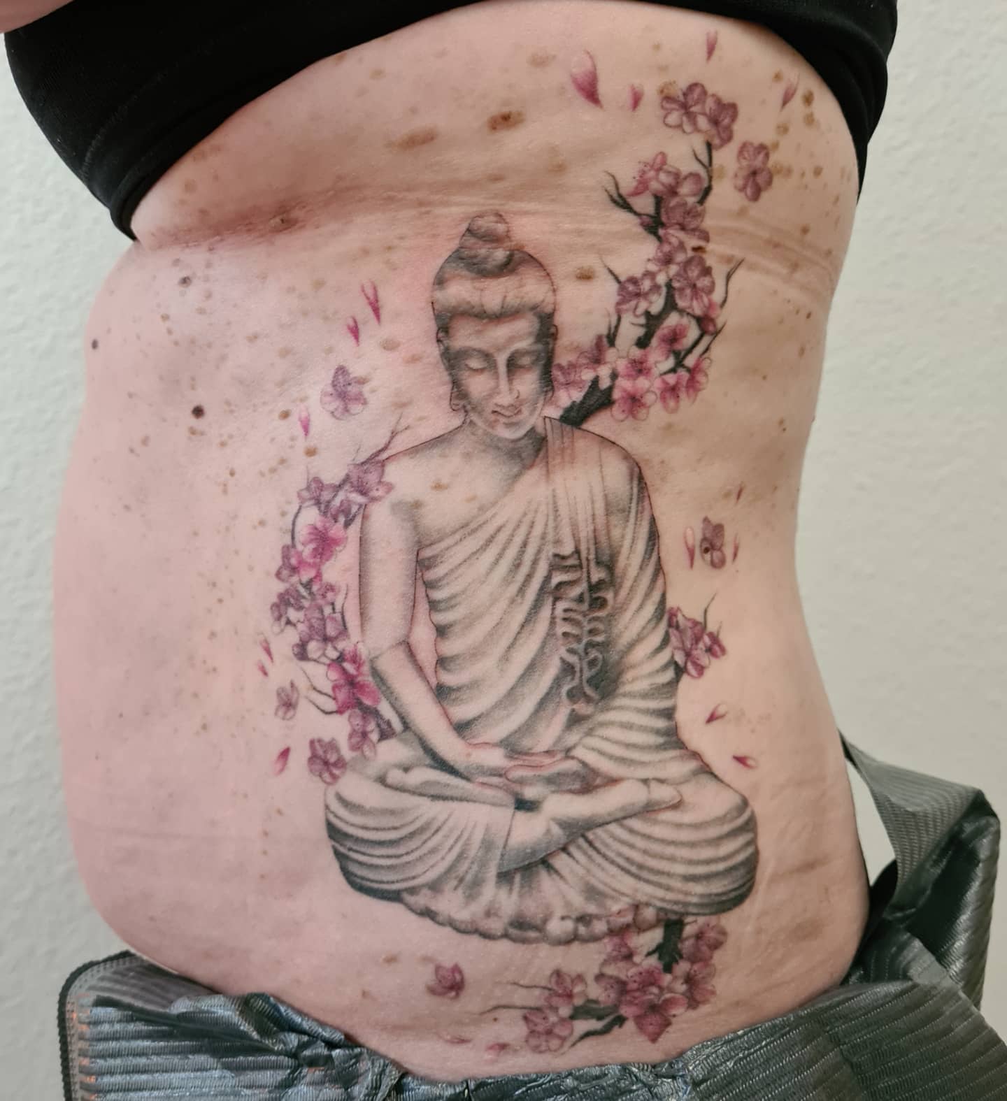 Tatouage Bouddha Fleur De Cerisier