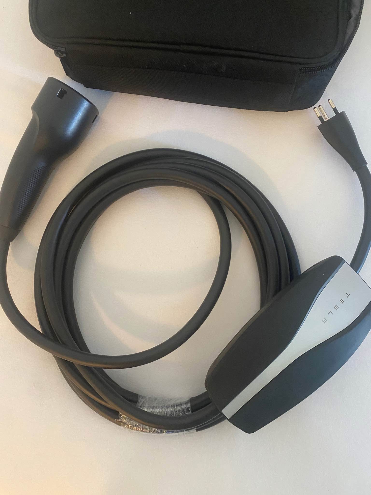 Used Tesla Gen 2 Universal Mobile Connector (UMC) – 20ft Charging Cable, 32A – Please Read Notes