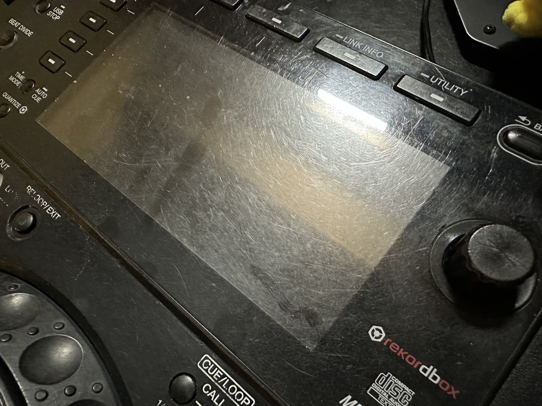 How to fix a scratched CDJ-900 Nexus screen?