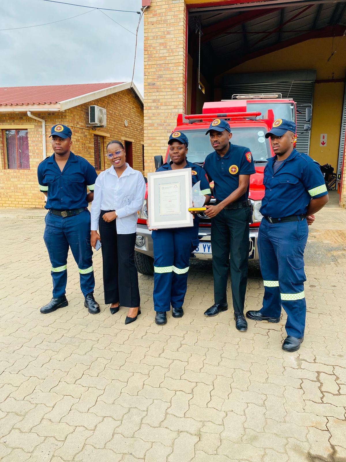 Theo Insephe Yasenhla KwasoMbuthuma