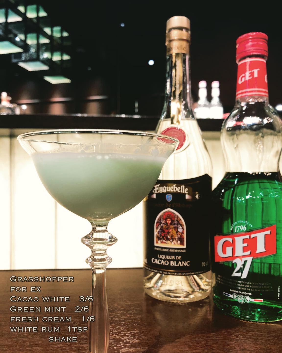 Personal Jesus Bar Revolver Today S Traditional Cocktail Grasshopper グラスホッパー チョコミント風味の甘いデザート的カクテル バーホッピング 梯子酒 する方々へ親しみを込めたネーミング Pjb Cocktails Grasshopper Facebook