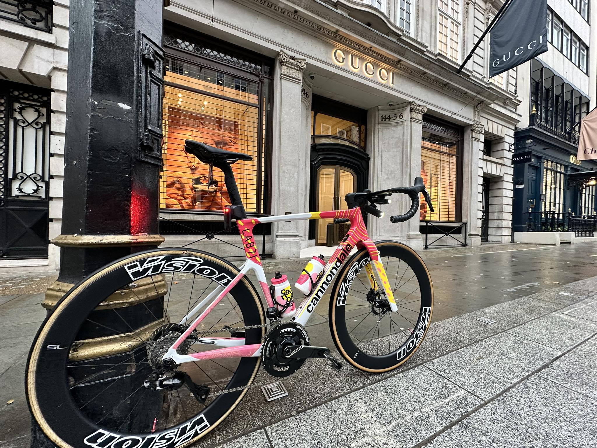 New white vision wheel decals. X パ息 w GUCCI ww meecso ደሲስ