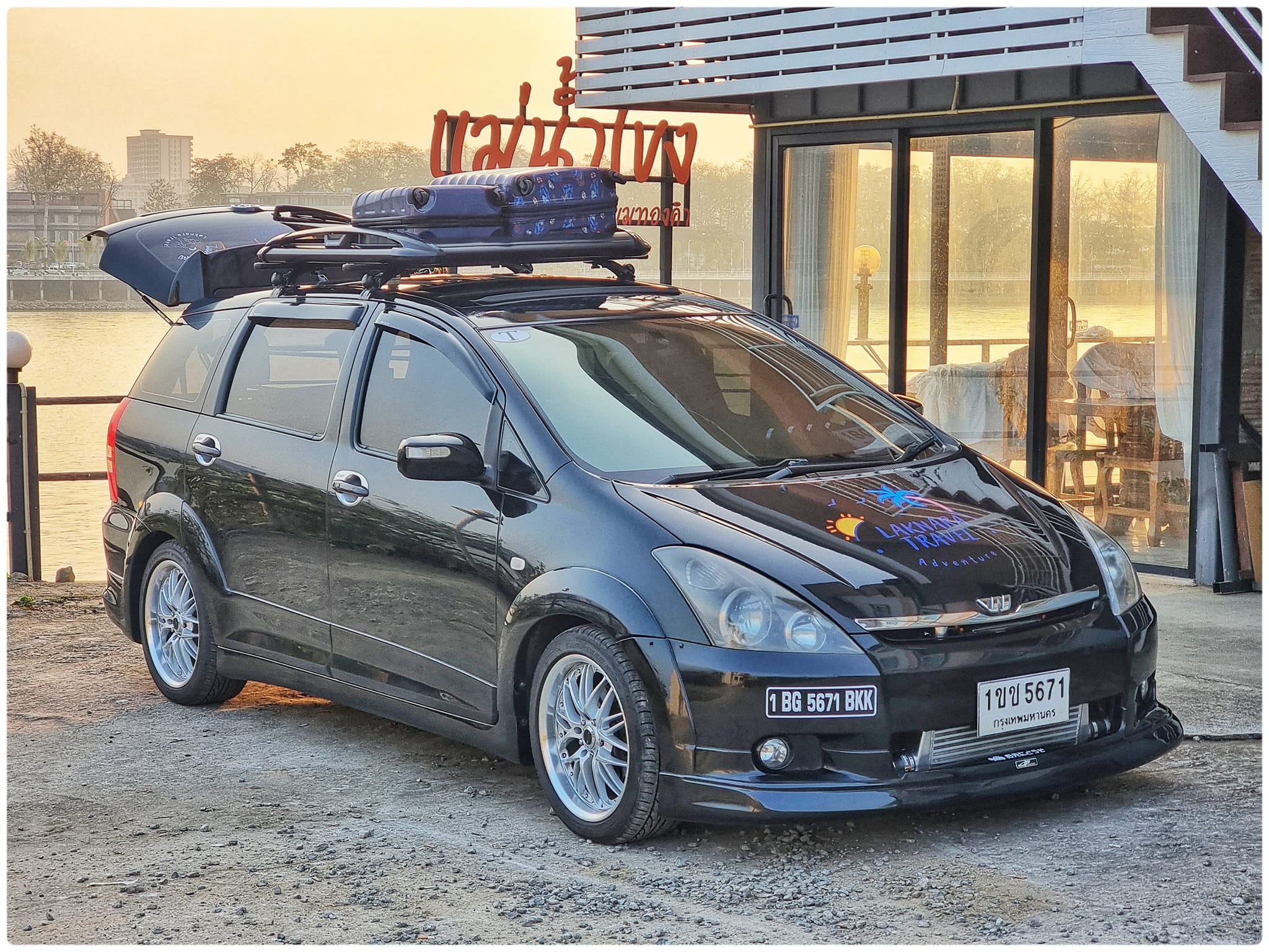 รถเช่าทั่วไทย | #รถเช่าพร้อมคนขับ MPV 7 ที่นั่ง เริ่มต้น วันละ 1,300 ...