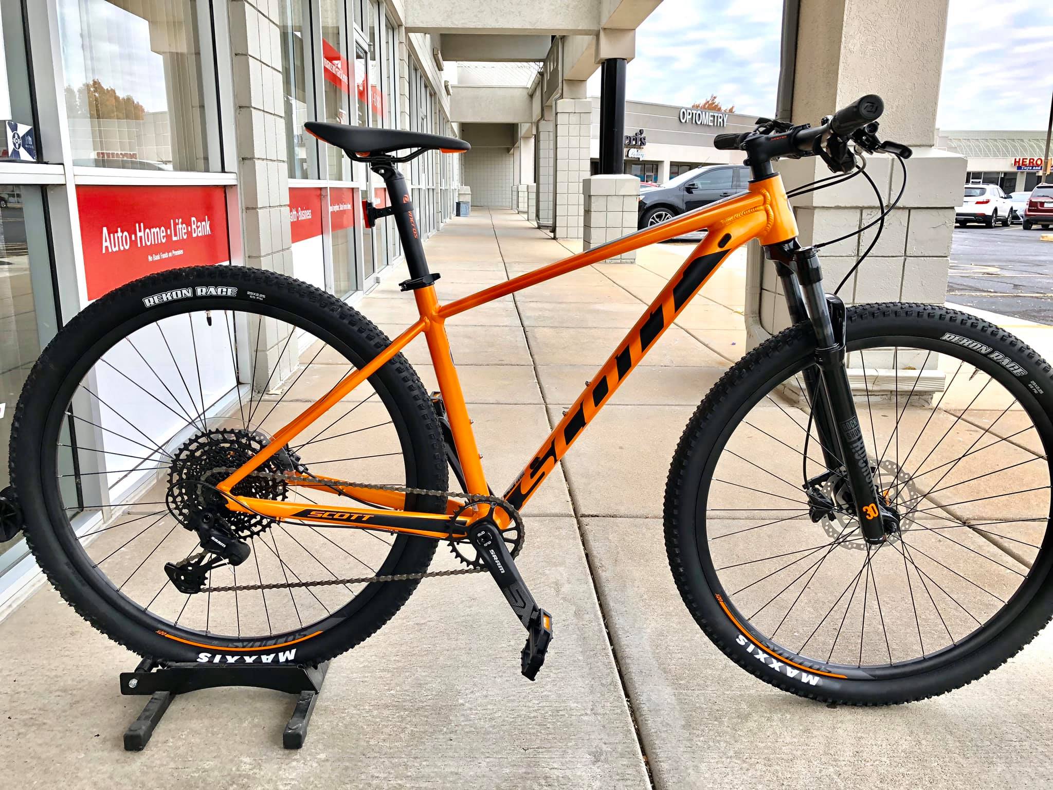 2022 The SCOTT Scale 970 MTB Bike €1,199 comes fully equipped with