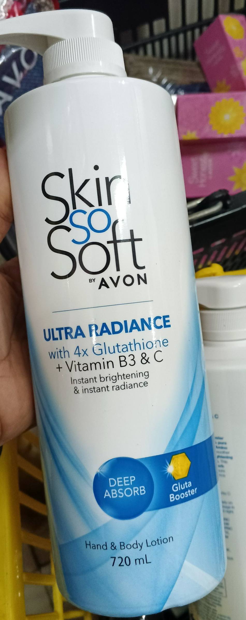 No surprises here– #Avon Skin So Soft Ultra Radiance hits every mark! ✓😉 Get it here: 🛍 Lazada: #AvonPH #EmbraceYourPower #SkinSoSoft #BodyCare # Lotion