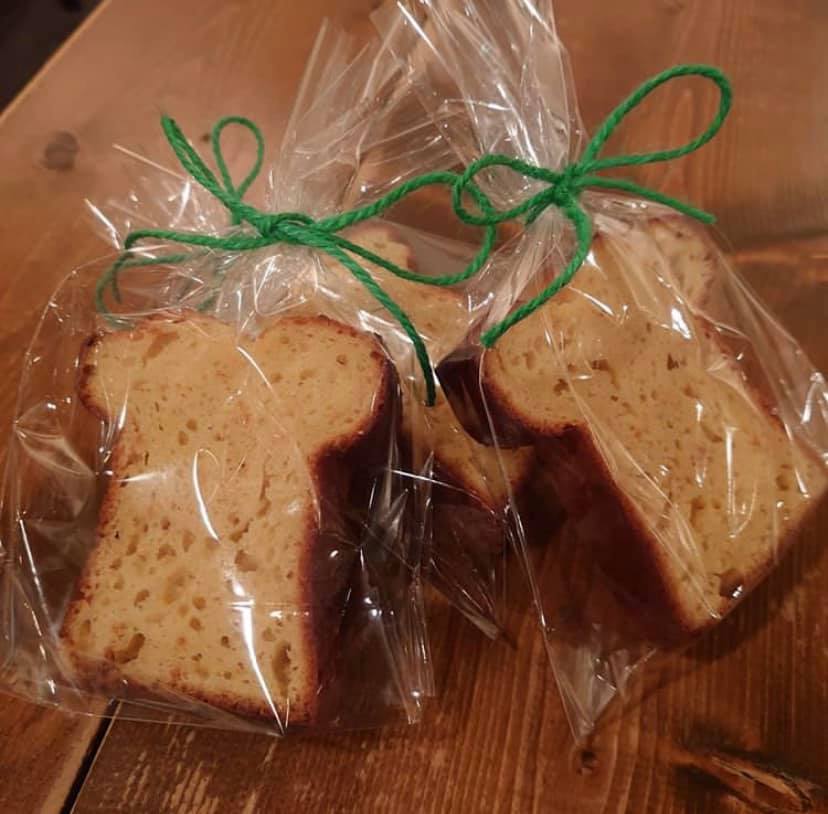 燕食堂 燕食堂の焼き菓子 石田めん羊牧場羊乳リコッタと 愛媛県産オレンジのベイクドチーズケーキ Facebook