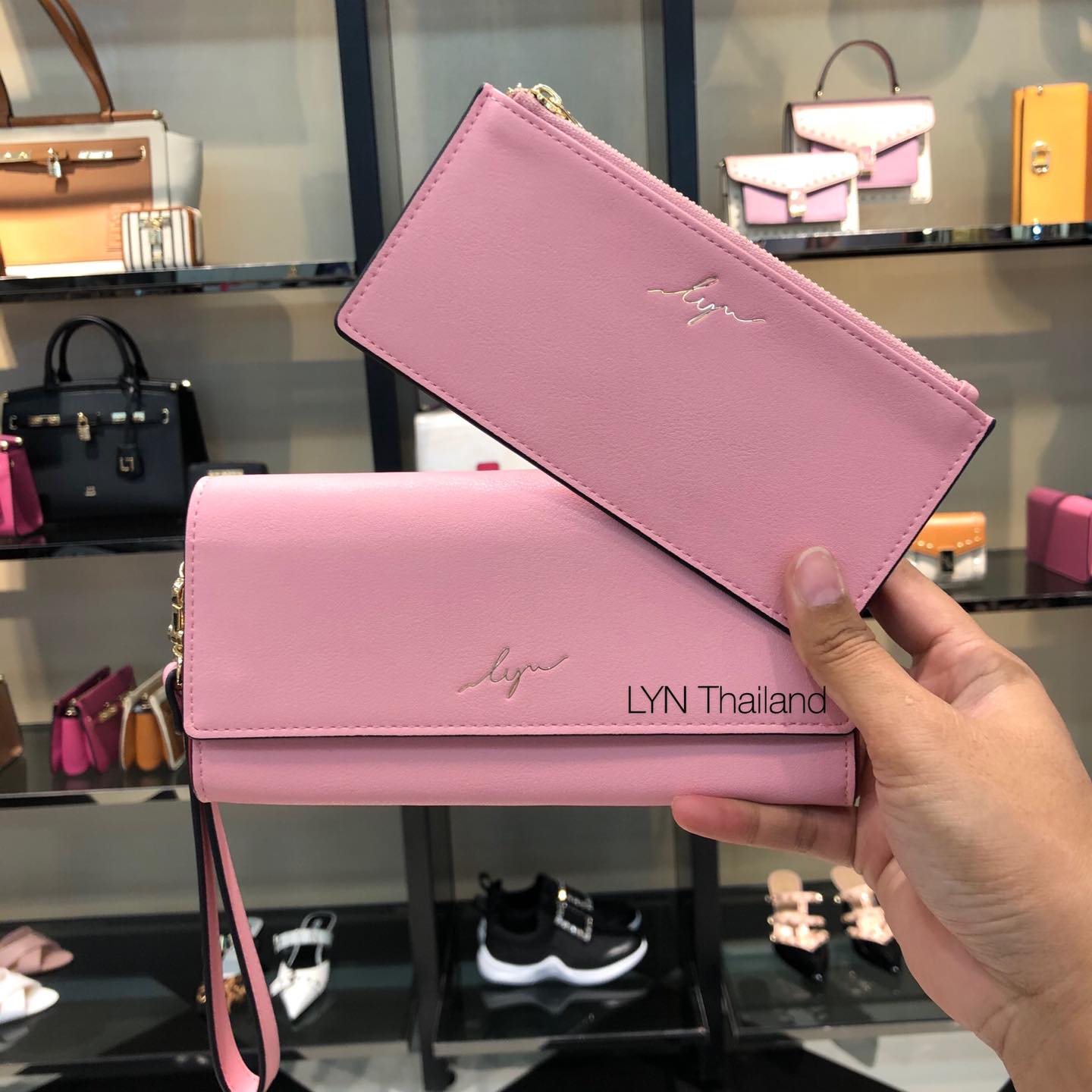 LYN Thailand - #กระเป๋าสตางค์LYN รุ่น Pauline Long Wallet...