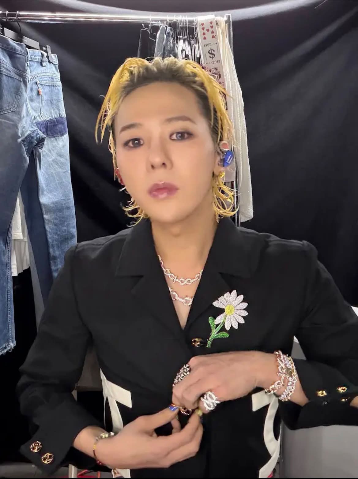 Good night, Jiyong. 🌙🤍 May your night be peaceful, your heart be
