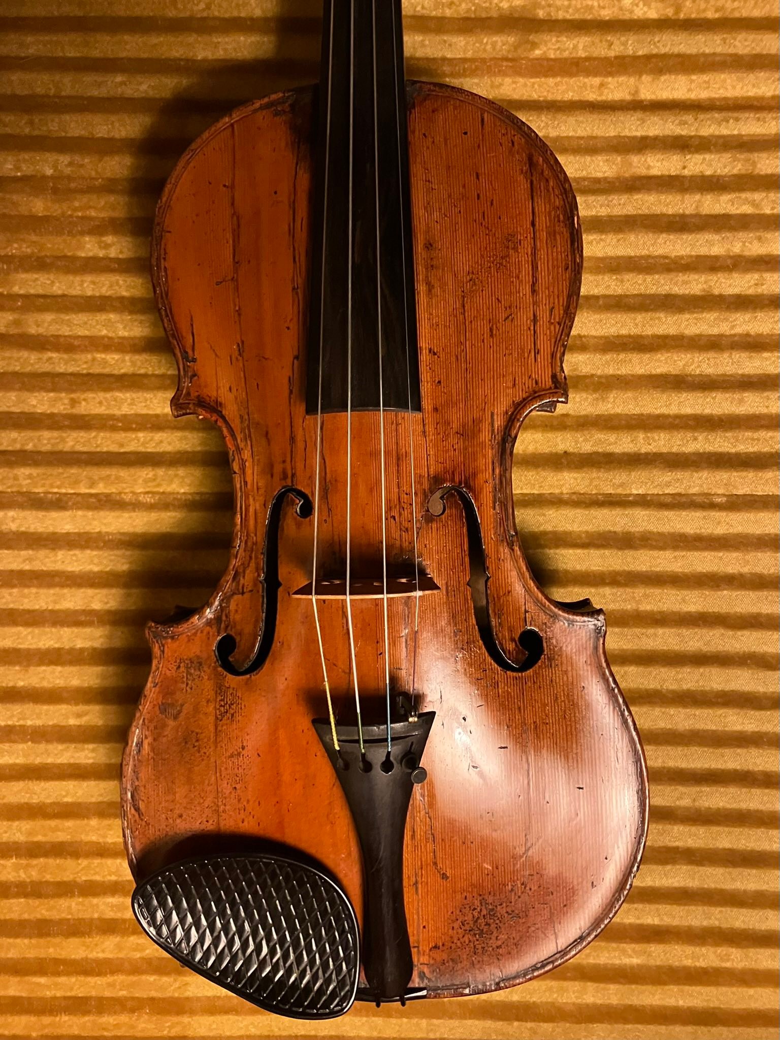 Identify old violin with no label?