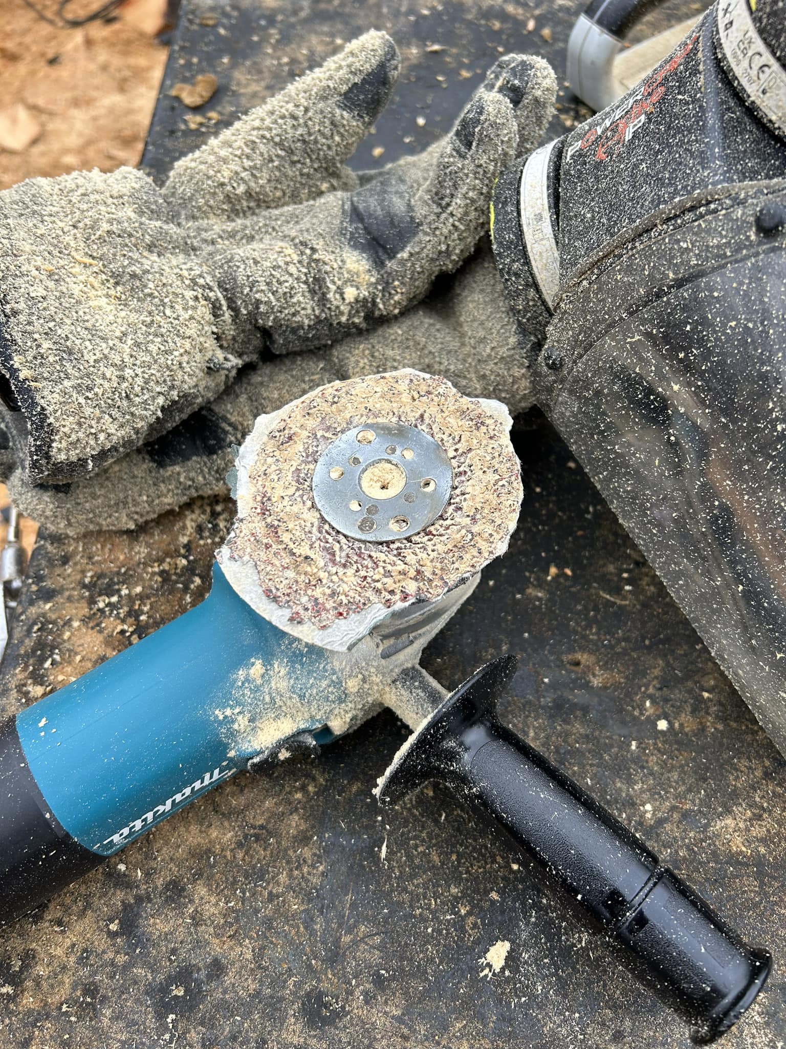 Safety precautions for chainsaw carvers and power tool users