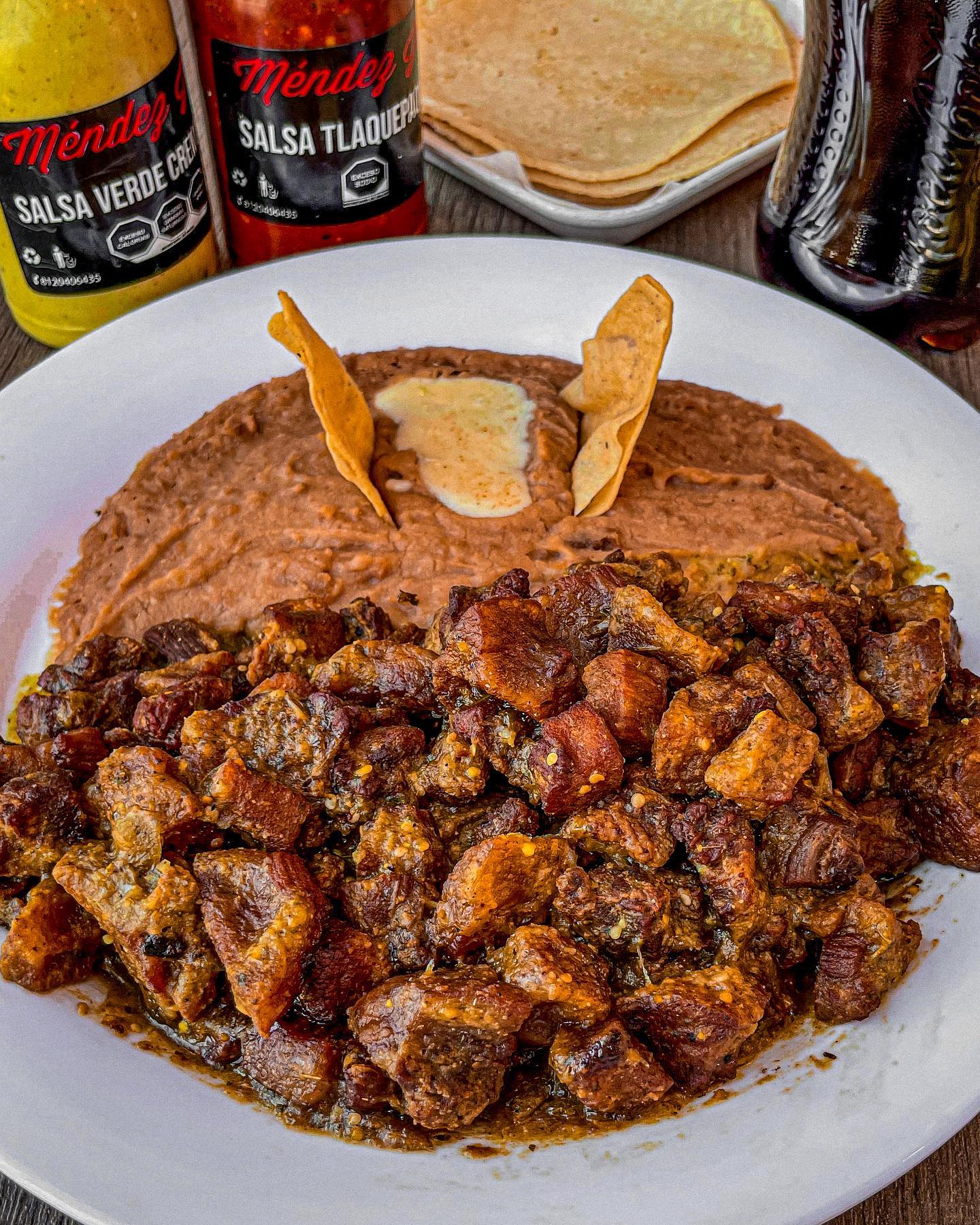 La especialidad del... - Chicharronería Méndez Jr