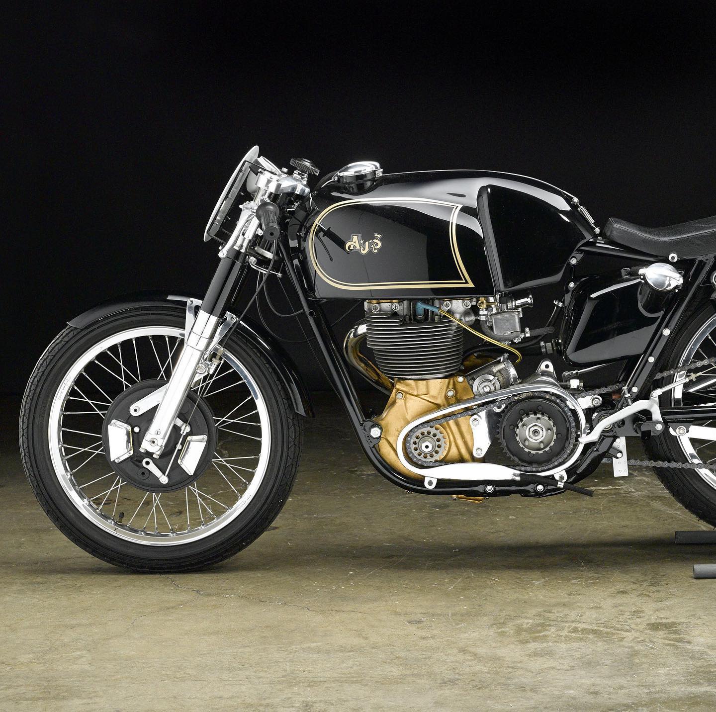 The ICONIC AJS 7R Boy Racer 💙🇬🇧💙 The AJS 7R 