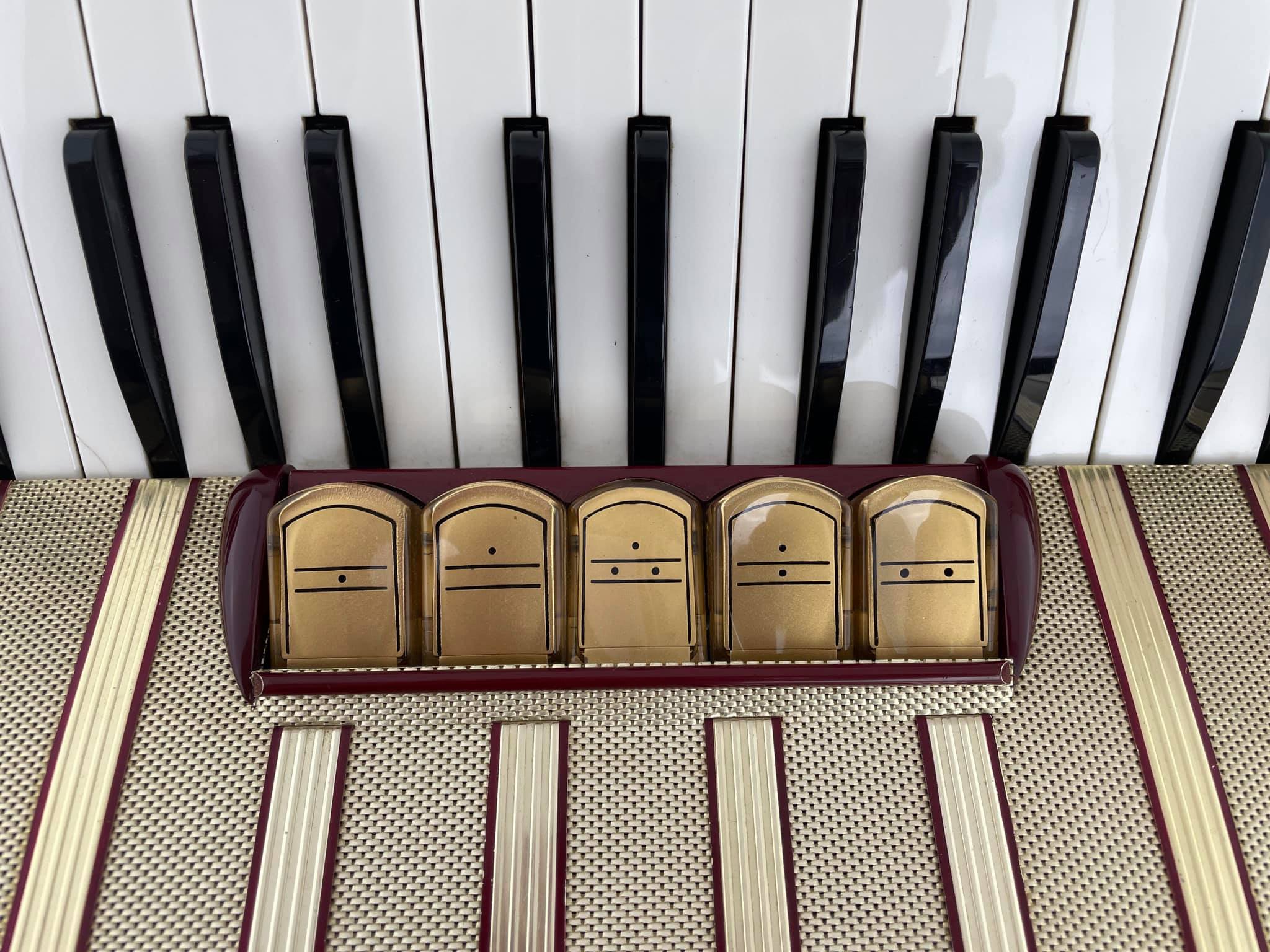 Hohner Arietta IVM, 120 Bass 3 Voice , 41 Key £550.00 LMM Musette