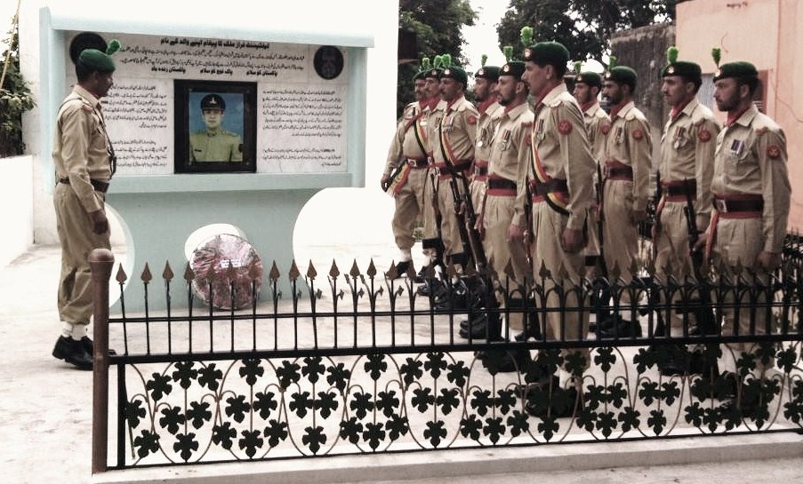 Pak - Capt Saif Ullah Jan (Shaheed) Here is another story of the brave ...