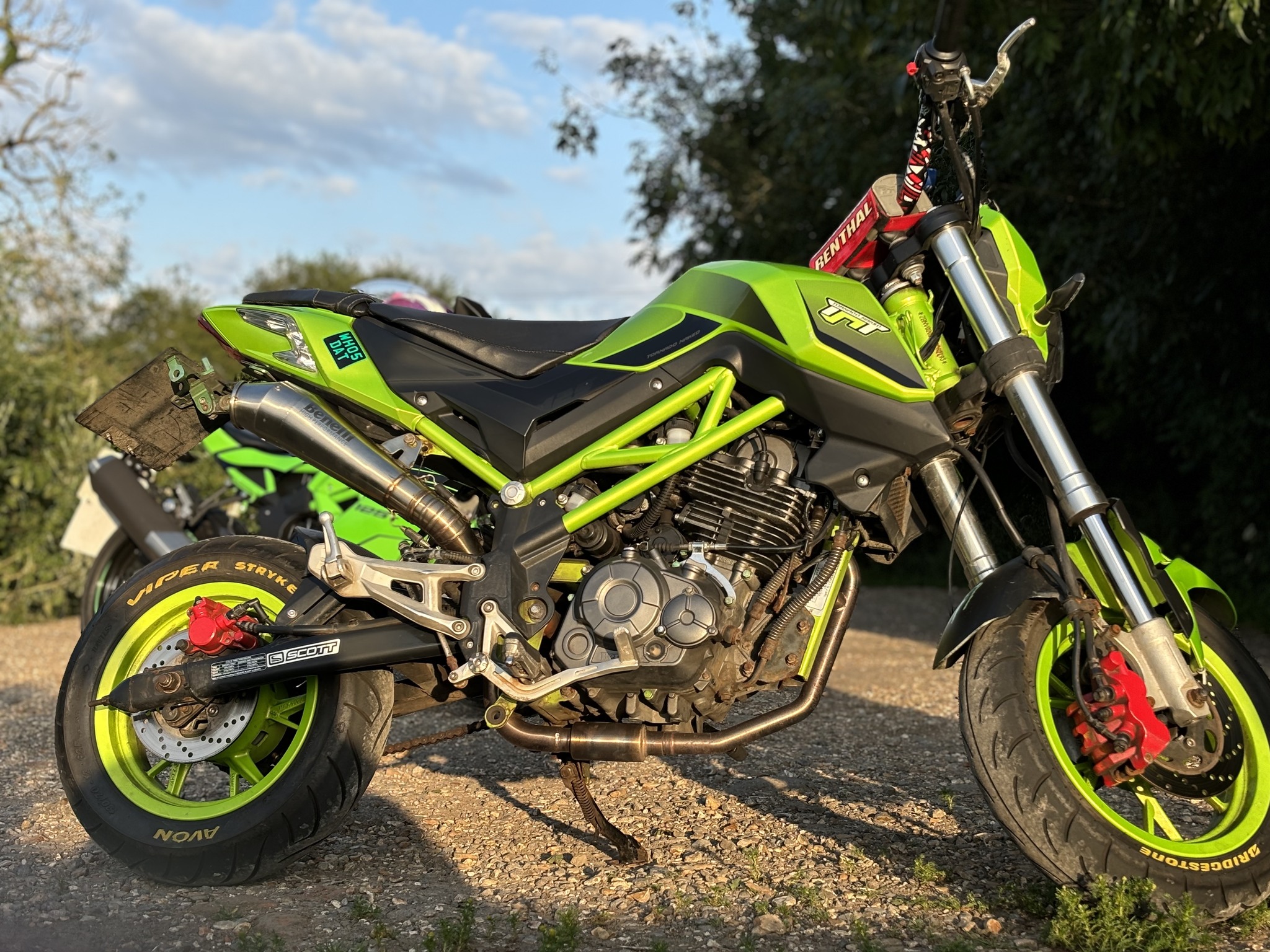 Guidon street bike oversize alu poli marque TNT