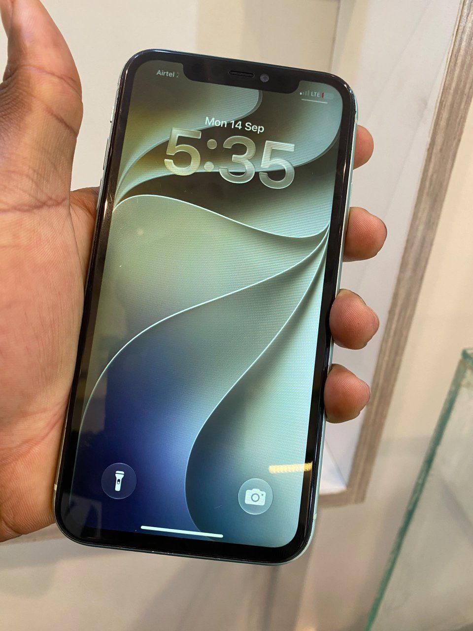 iphone 11 Face id working 128gb only mouth pieces pressure