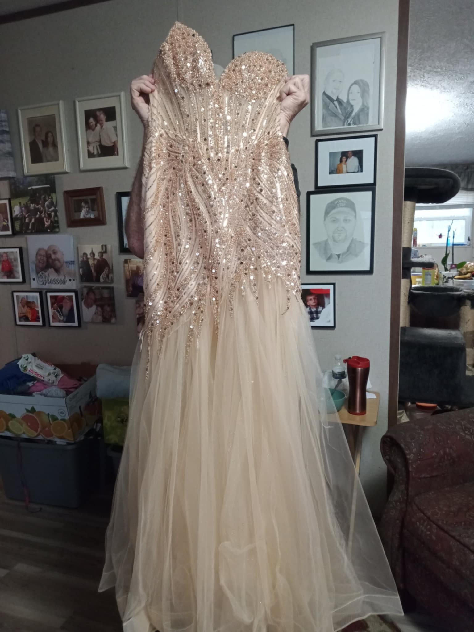 formal dresses town center mall I have a sz 6 beautiful dress from 4 U, at Mall, Just Purchased Saturday, the dress is way to long for my Daughter, I have proof of amount Windsor