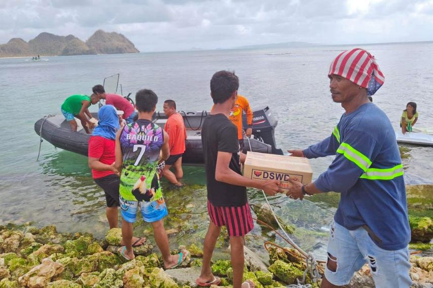 LOOK: Despite the periodic... - Philippine Coast Guard | Facebook