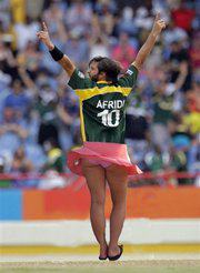 My KamwAali is bettEr than SANIA MIRZA atleast she is ProUd INDIAN ...