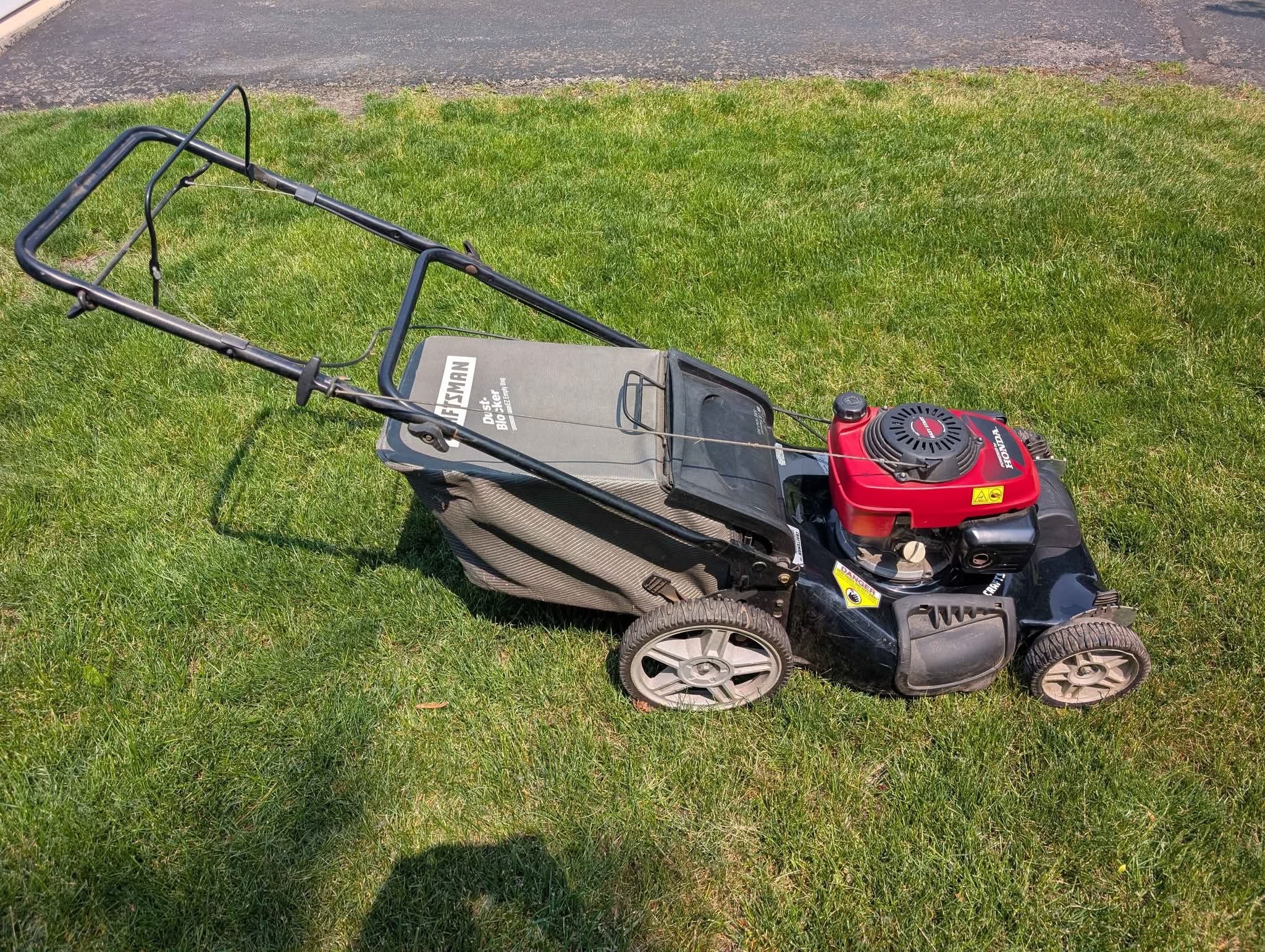 (FOR REPAIR OR USED FOR PARTS) Craftsman 21" Self-propelled gas ...