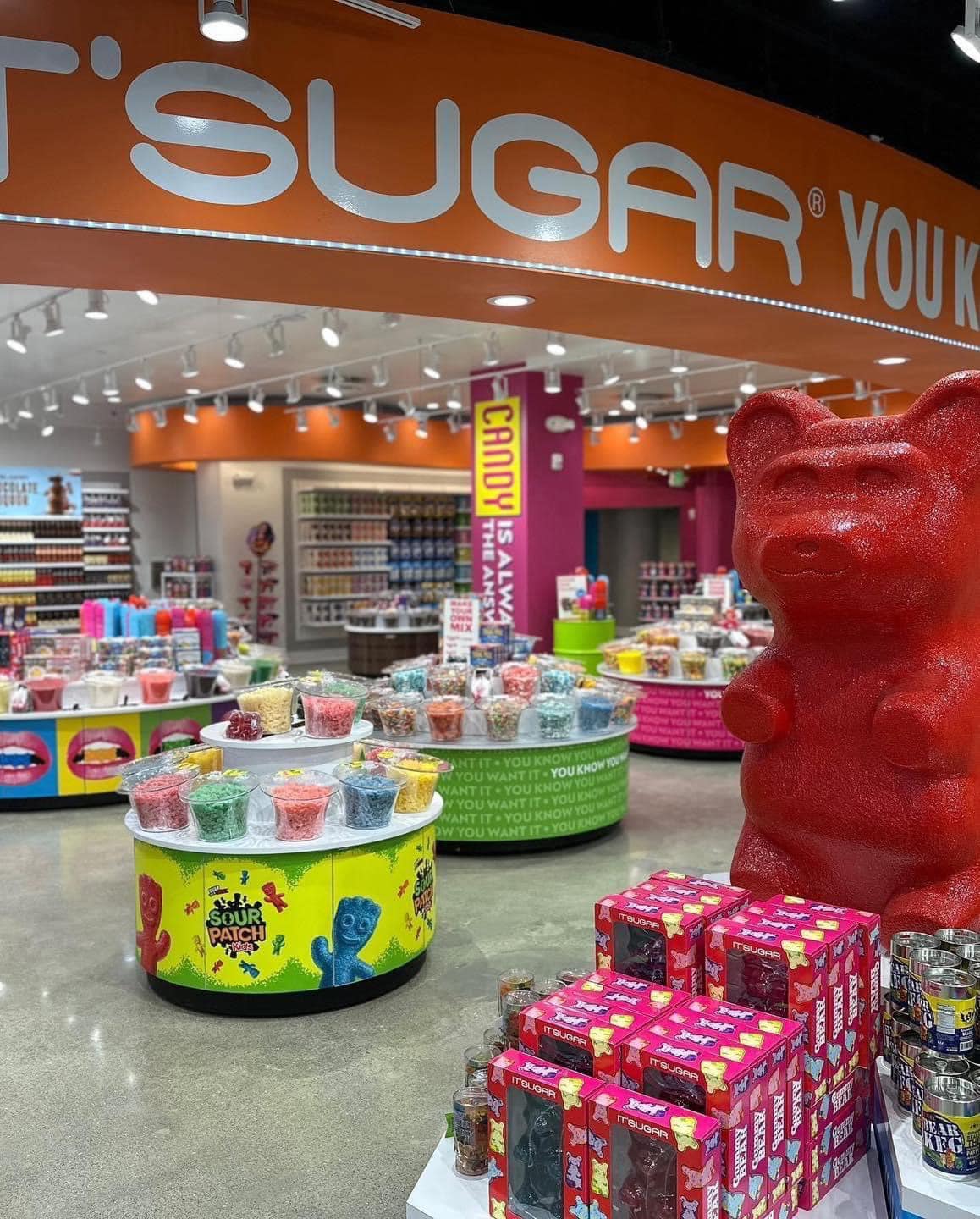 McAllen, Texas IT'SUGAR is coming to La Plaza Mall. 🍭 It is