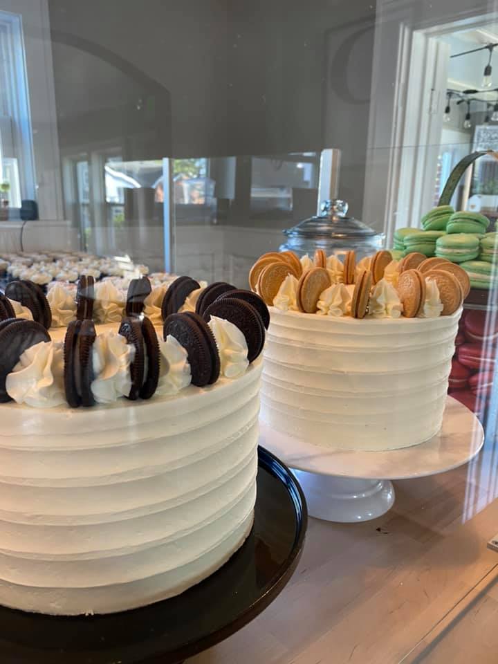 Sweet Paige's - Happy Thursday! Cakes: black Oreo,... | Facebook