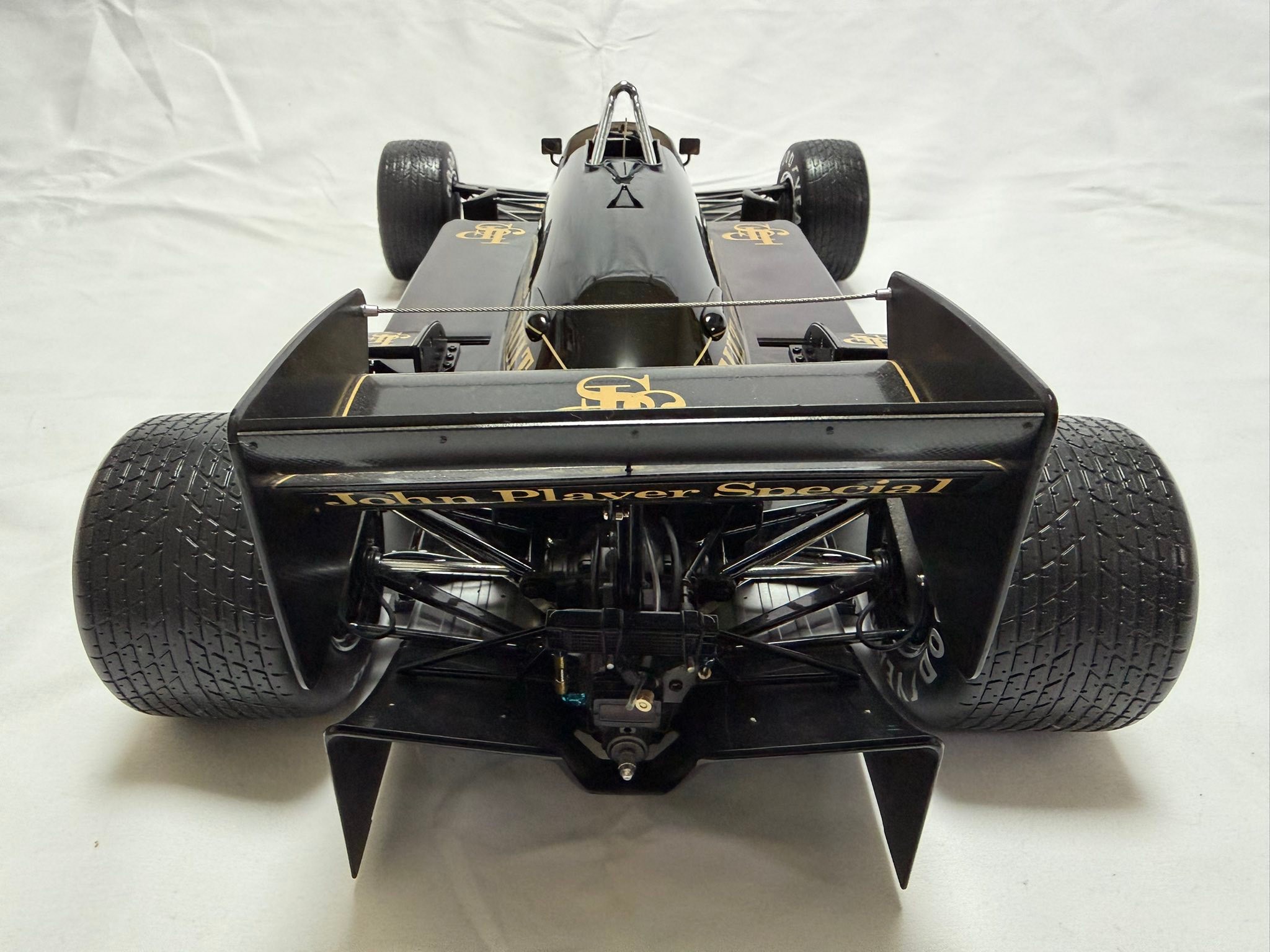 デアゴスティーニ 1/8 JPS ロータス ルノー 97T 第22回