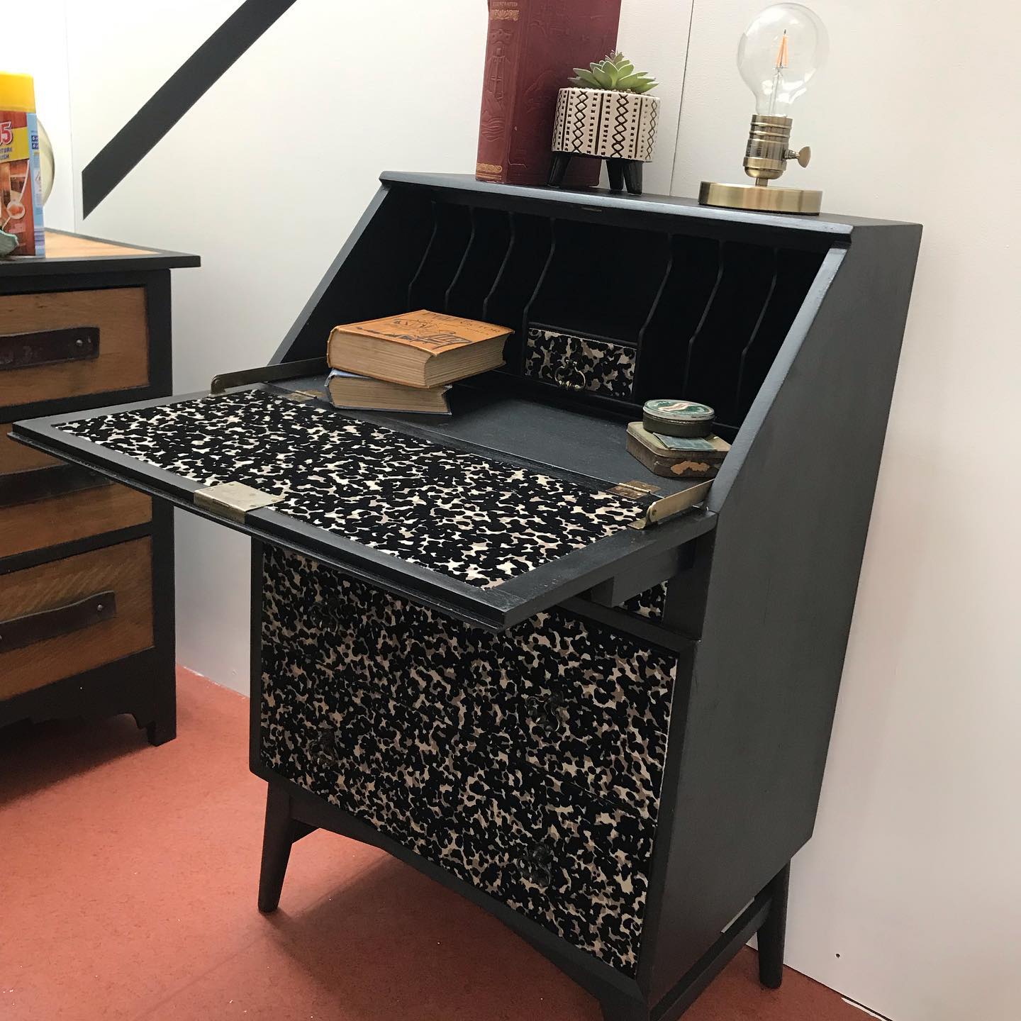 Mid century writing bureau revamped... - Flipping vintage