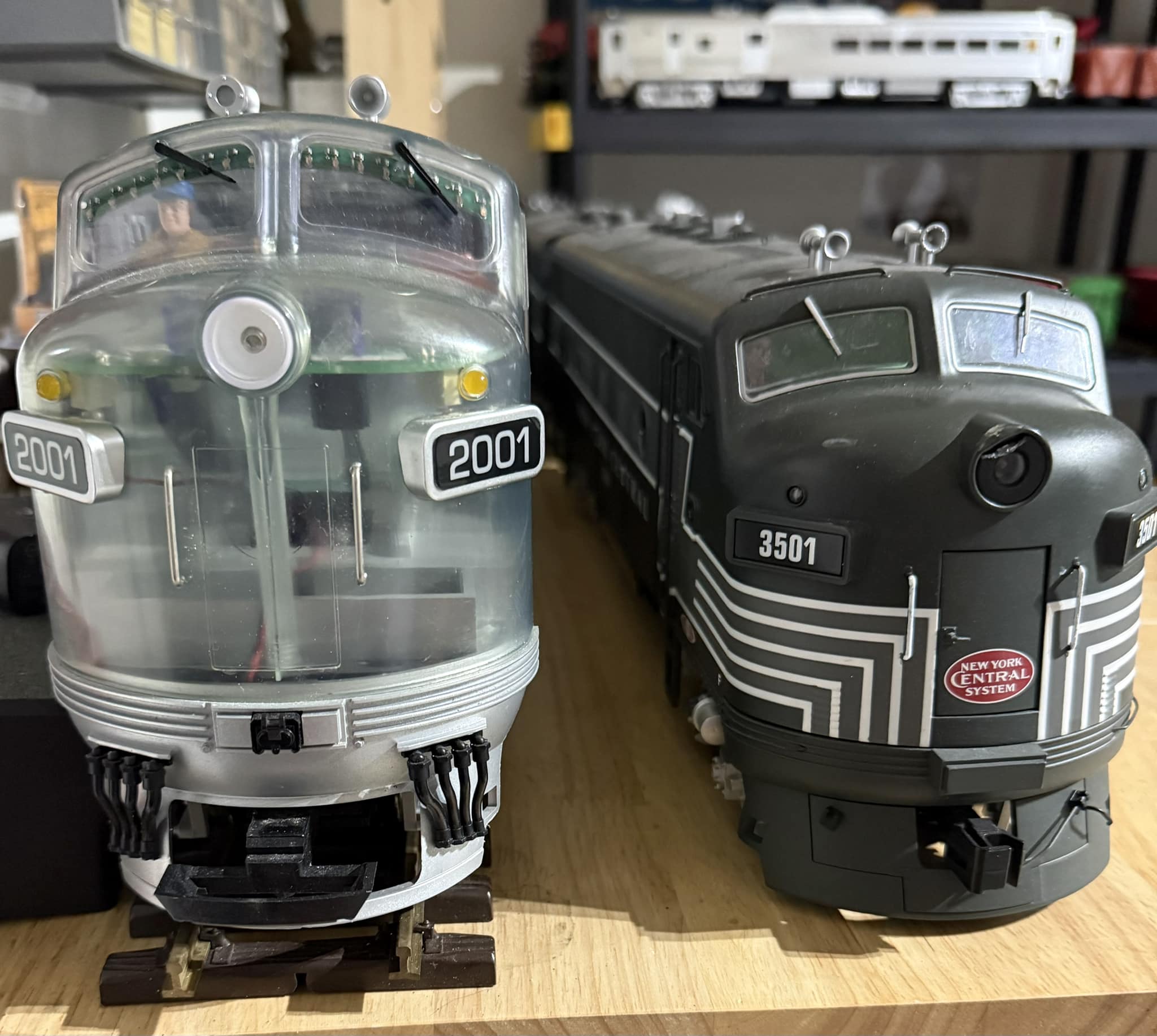 What is the difference between LGB and USA trains F A/B units?