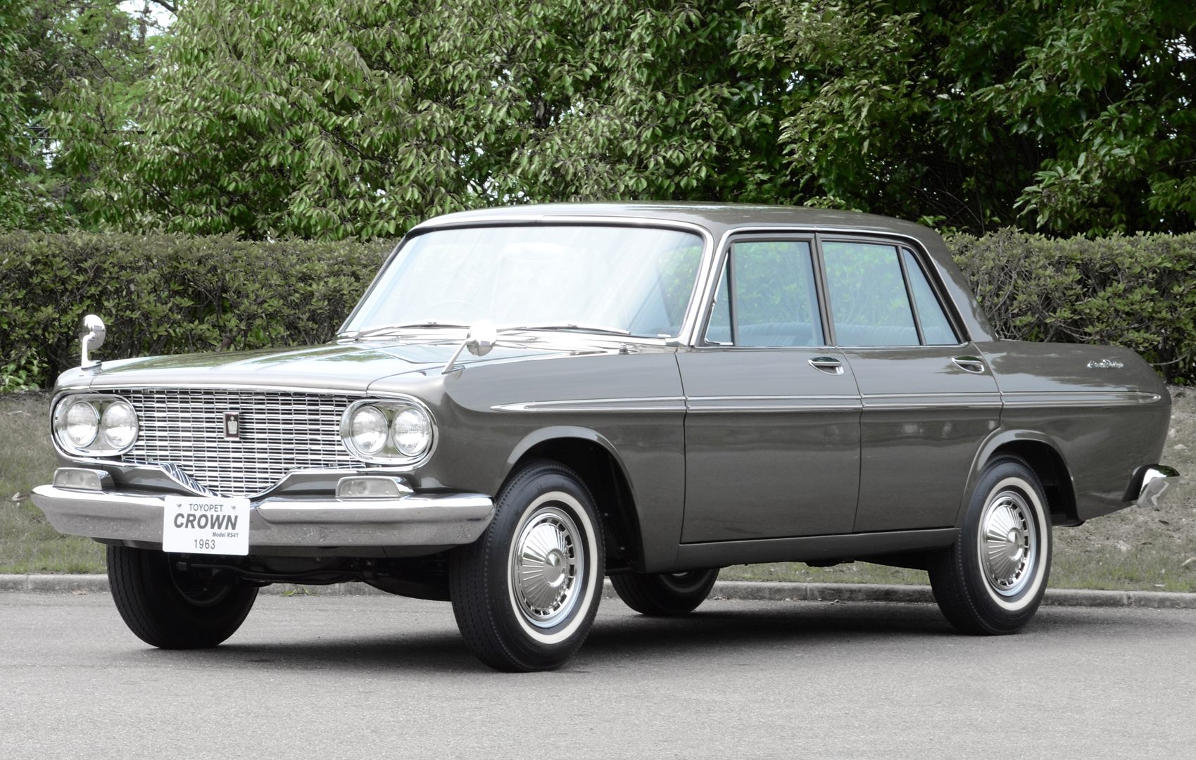 1963 Toyopet Crown Model (RS41) 2nd gen. (DELUXE) With 1897 cc and 