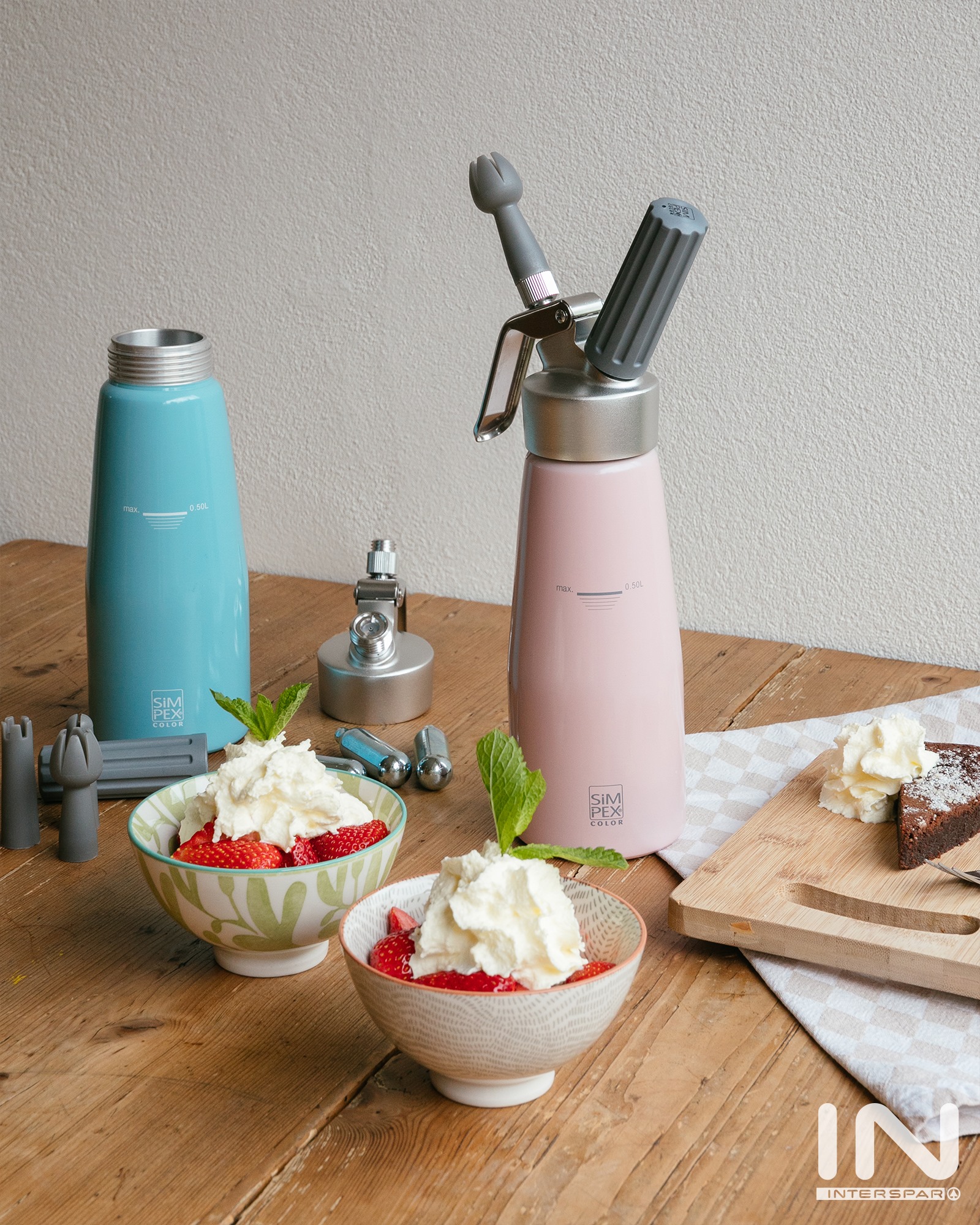 aber bitte mit Sahne.🍦 Unsere neuen SIMPEX Color Sahnespender bringen bei dir zu Hause Farbe auf den Tisch.😉