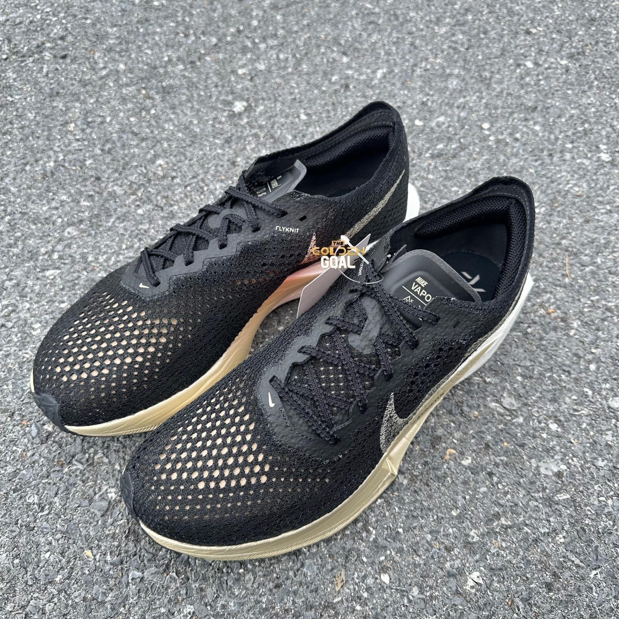 Nike Vaporfly Next% 3 “Black Gold” . size 9us/42.5eur/27.0cm size 