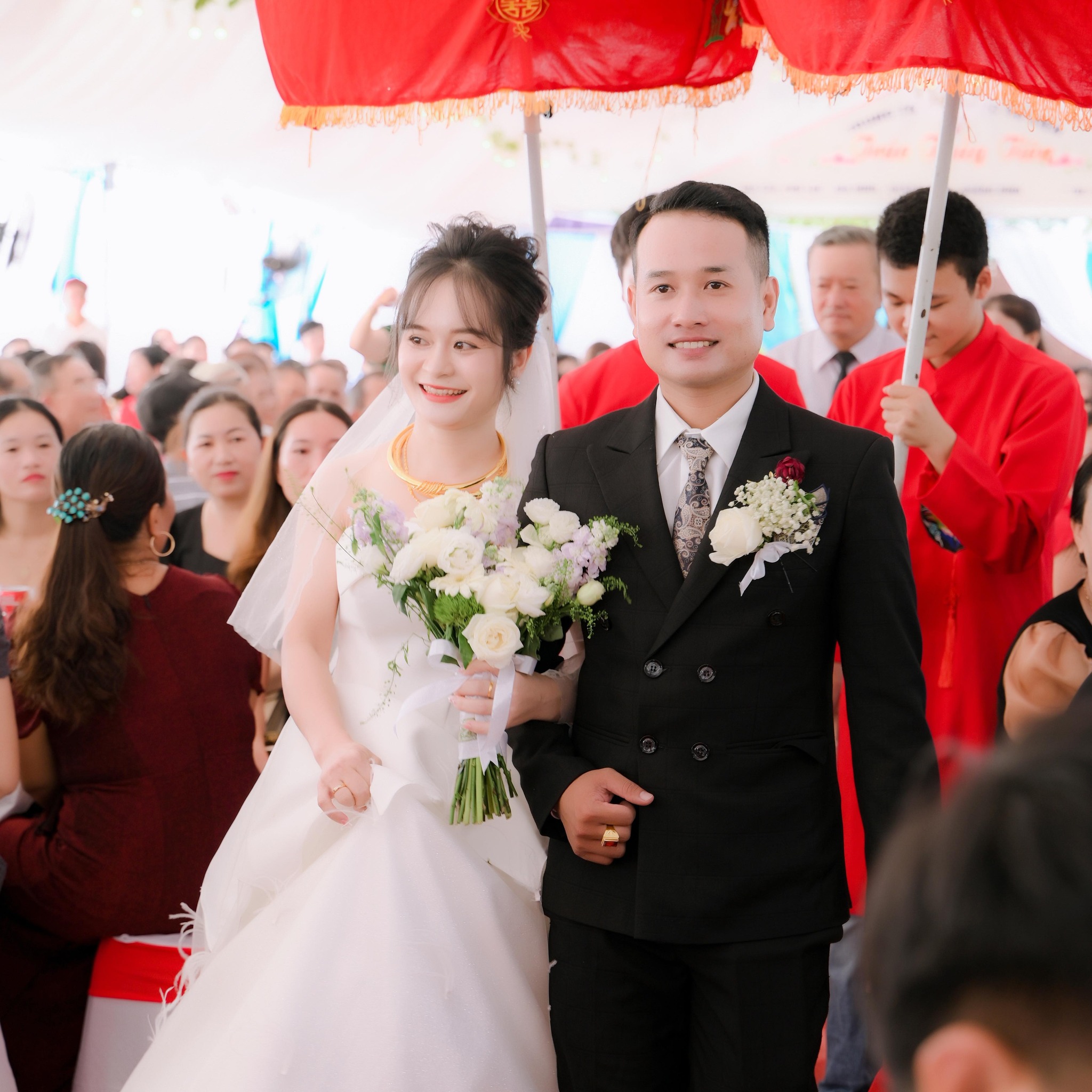 Đã chơi thì phải chơi lớn. Thank you thiết kế đỉnh cao Đào Duy Tùng.😍 ...