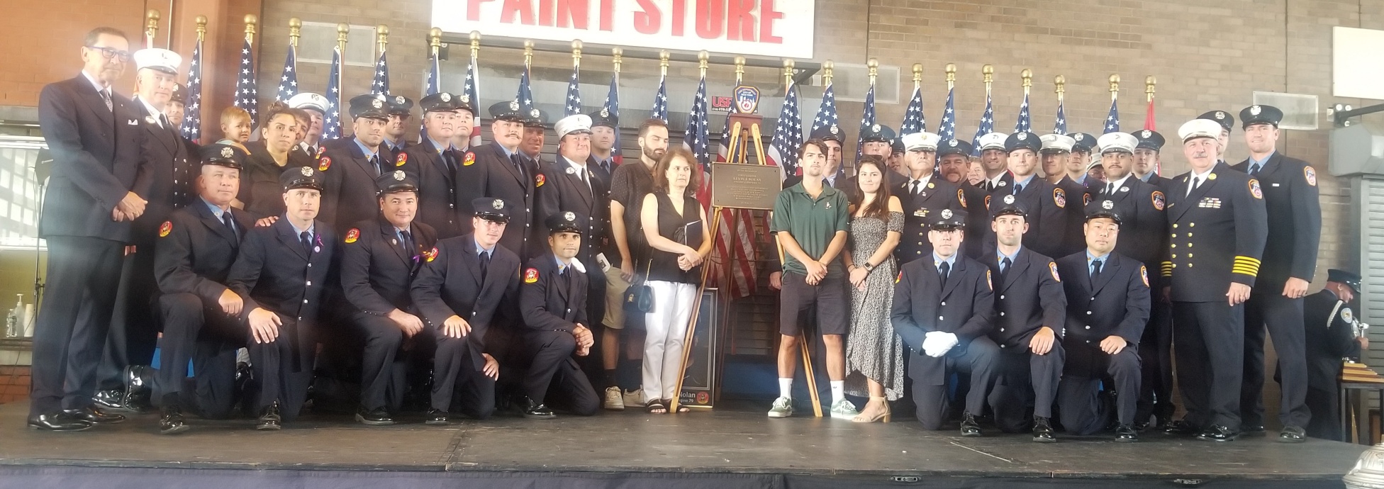 FDNY Engine 79 Ladder 37 Battalion 27 - The members of E79/L37/B27 with ...
