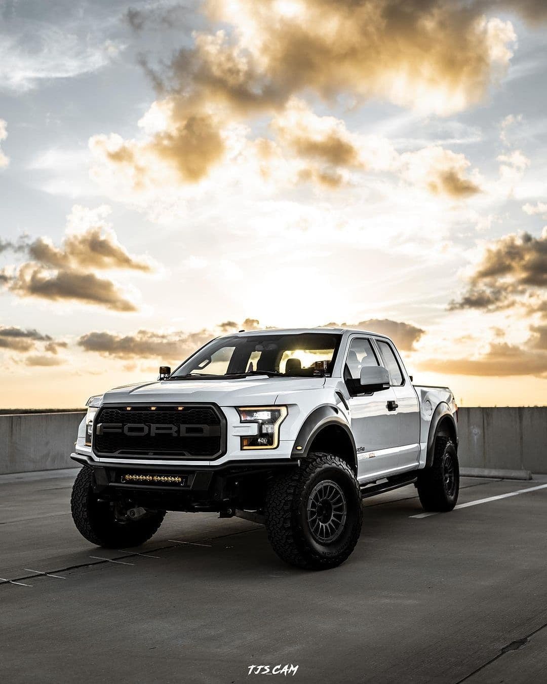 Ford Raptor - 🤍🤍 Nothing can beat Black and white build