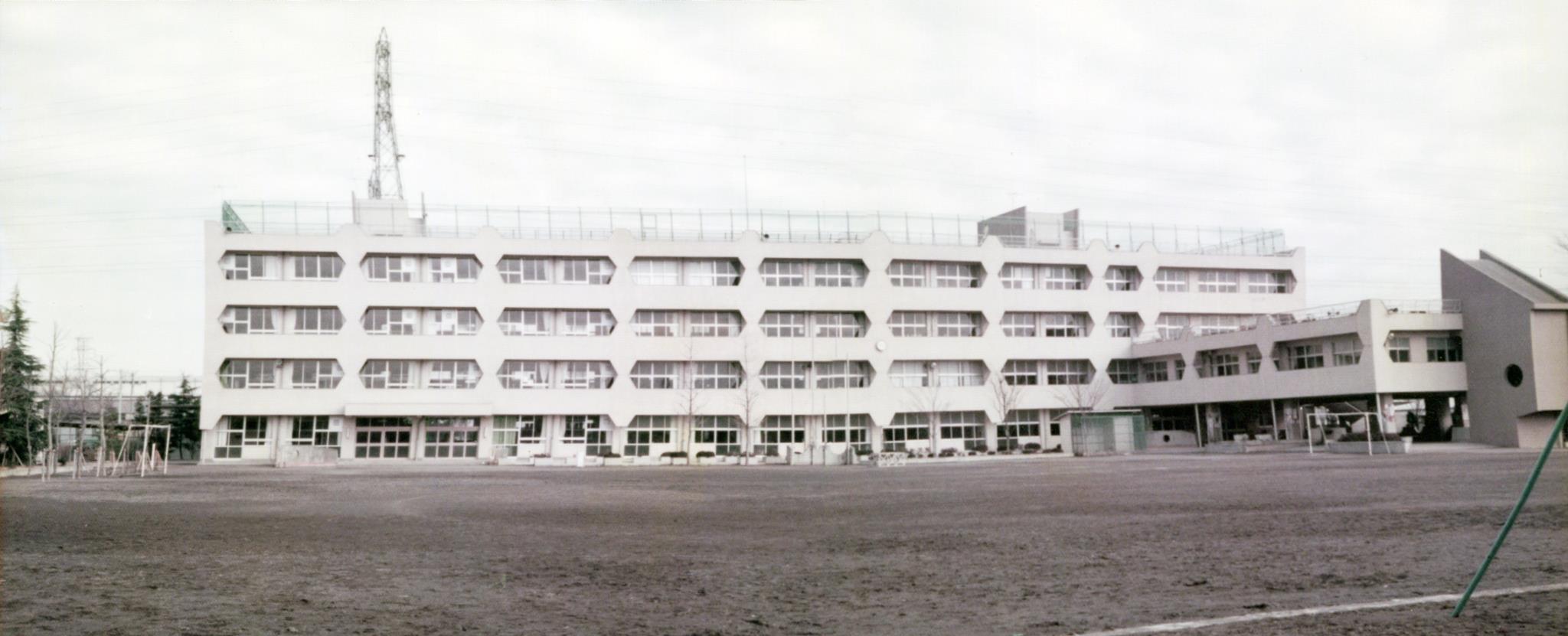 府中 市立 本 宿 小学校