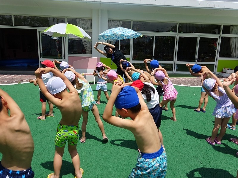 おのみなと紀泉台幼稚園 プール開き 楽しみにしていたプール遊びが始まりました Facebook