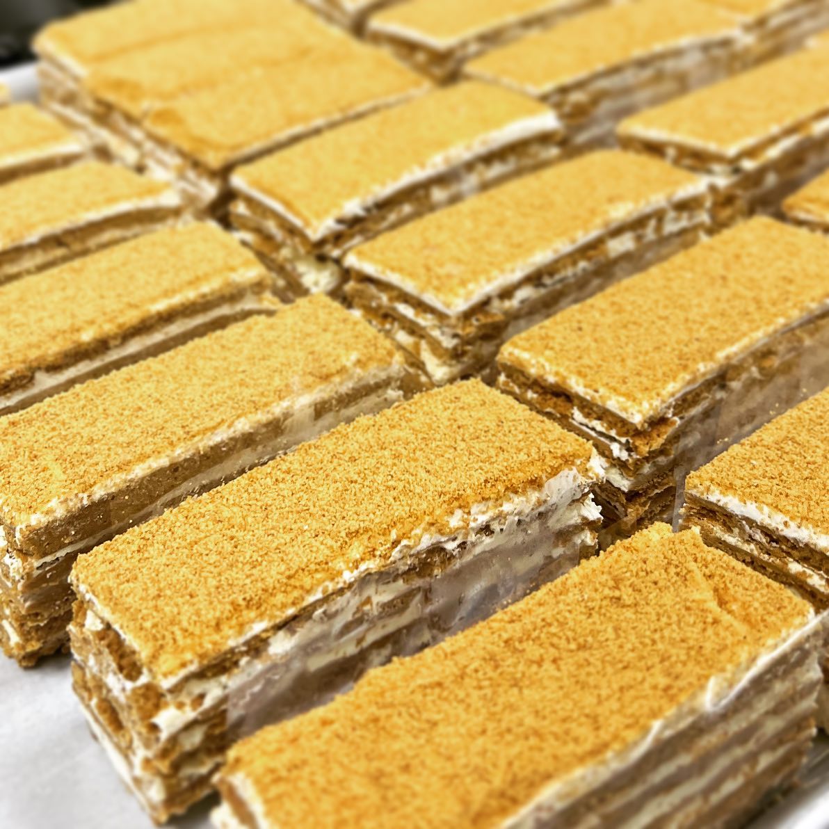Caesar's Pastry - Honey cake 🍰🎂🍰🍰🍰👌🏼👌🏼😍😍 🍯 🍯...