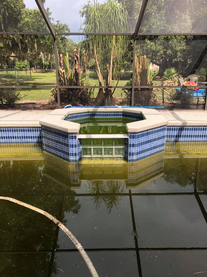 Jonny's Pool Cleaning | Lakeland FL