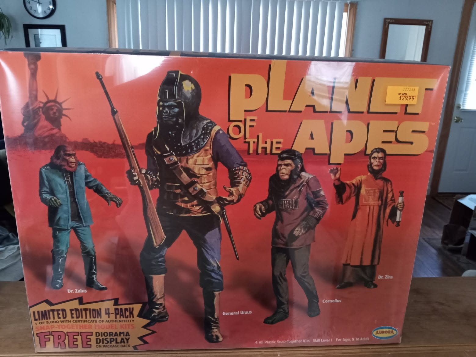 Planet of the Apes Limited Edition 4-Pack model kit by Playing