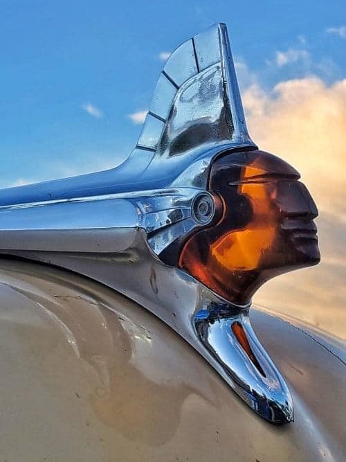 Vintage Rocket Hood Ornament - Silvery Alloy Car Decoration With Rabbit Design