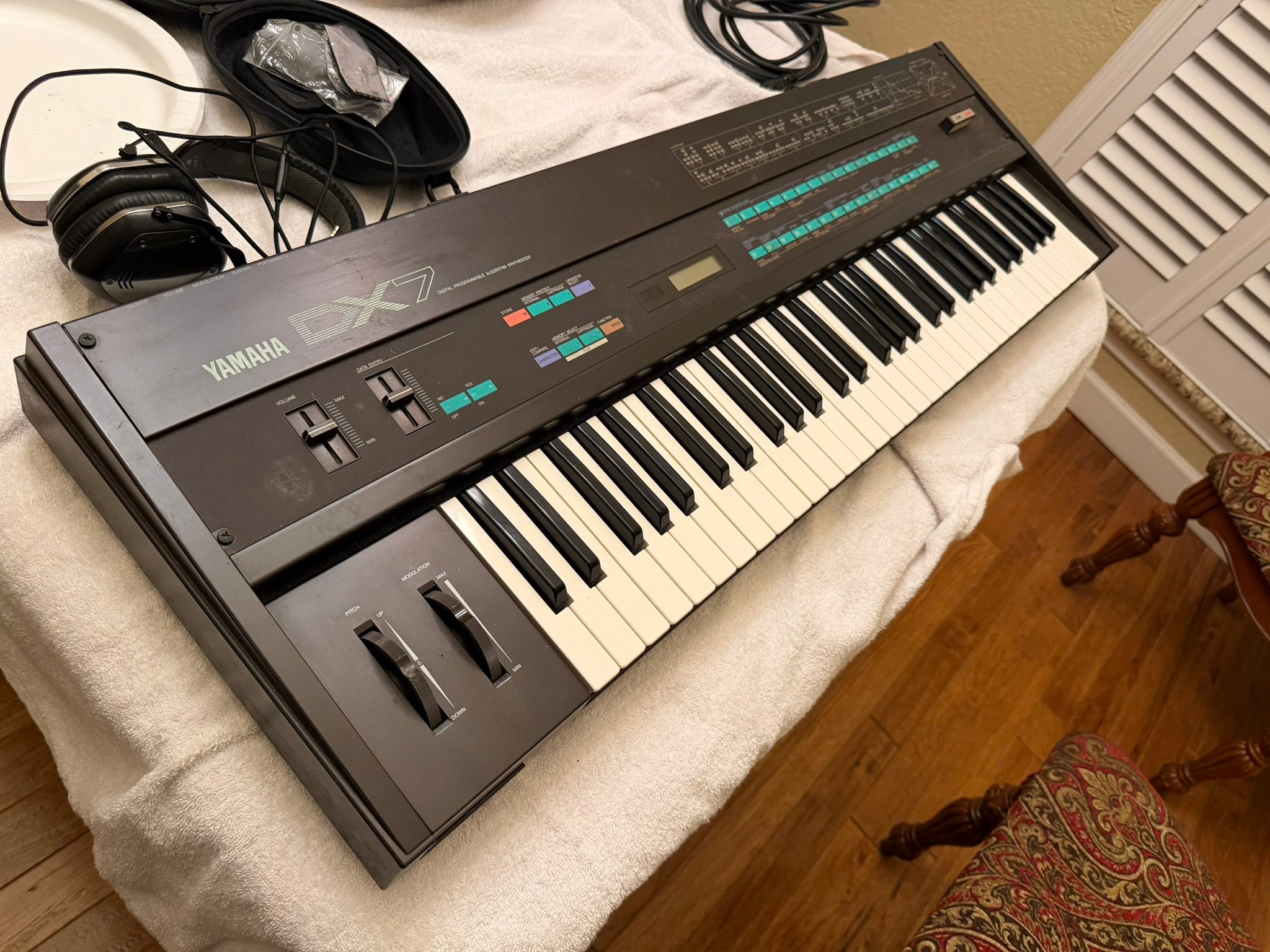 Yamaha dx9 synthesizer restoration and modification