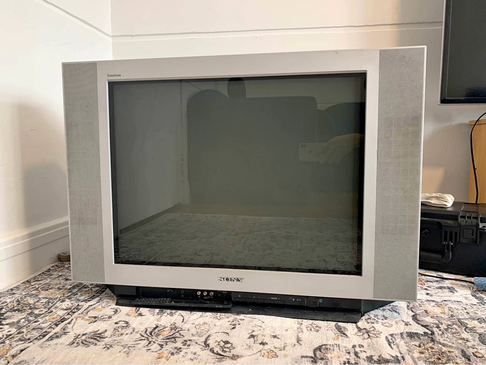 Sony Trinitron 29 inch Flat Screen CRT TV + Remote - TV's - Auckland ...
