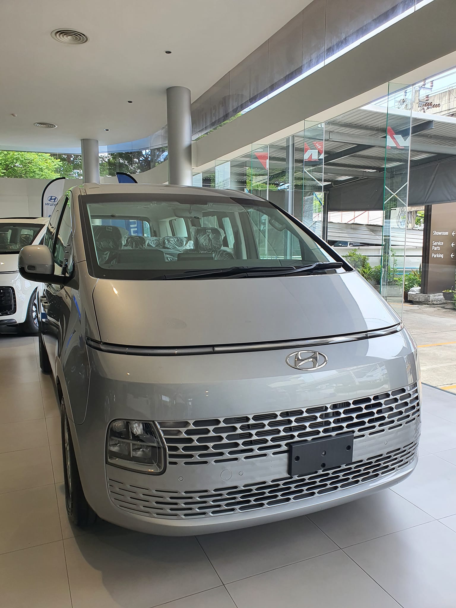 Hyundai Rama 9 - HYUNDAI STARIA รุ่น SEL รถยนต์อเนกประสงค์...