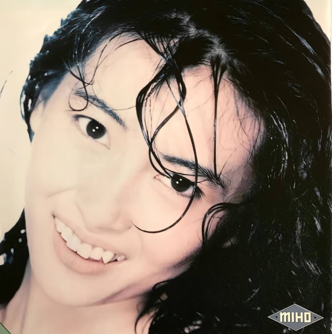 中山美穂ちゃん16枚目シングル “virgin eyes“ヴァージン·アイズ(1989)。