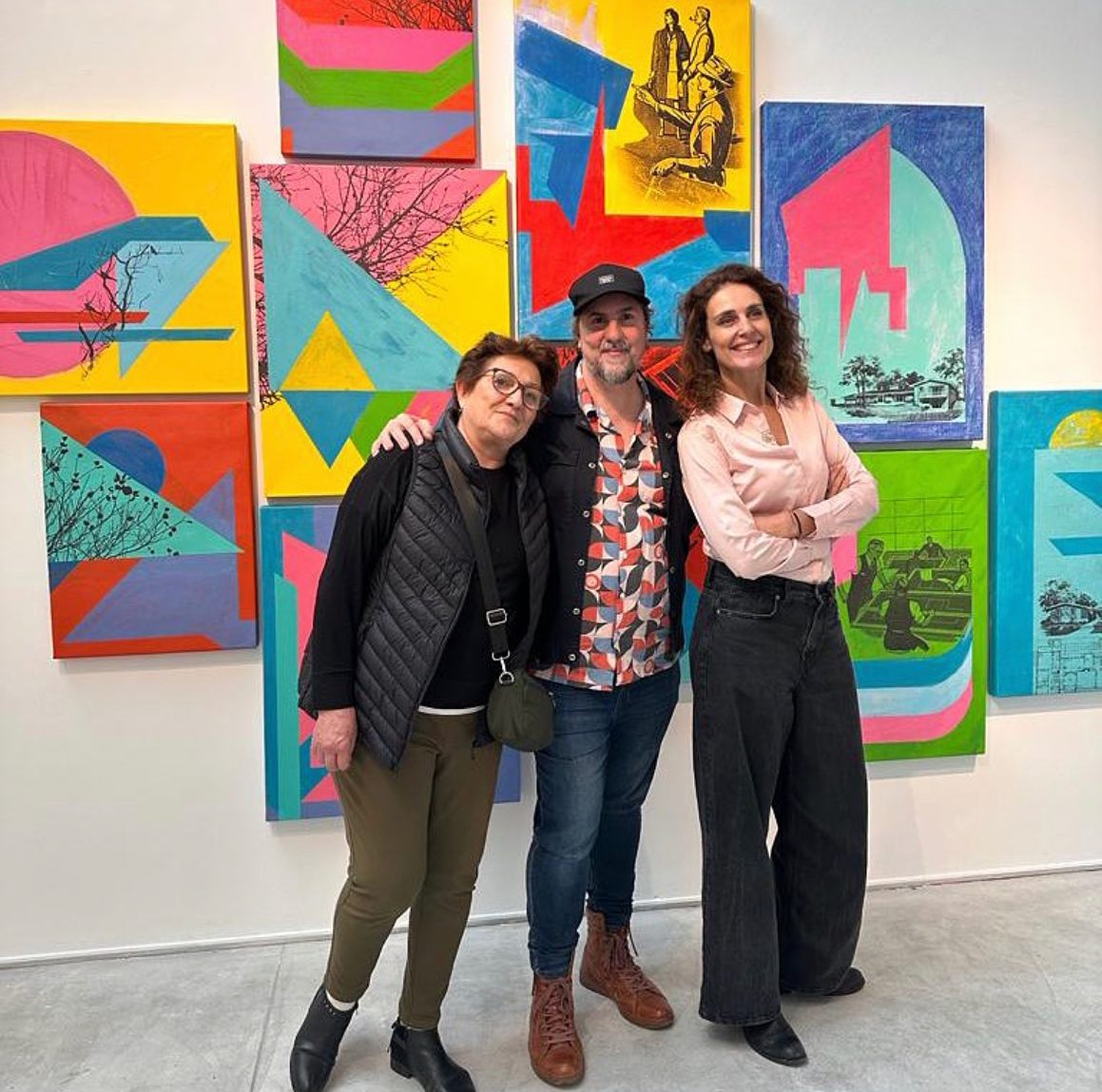 THE LOOP ART GALLERY added a new... - THE LOOP ART GALLERY