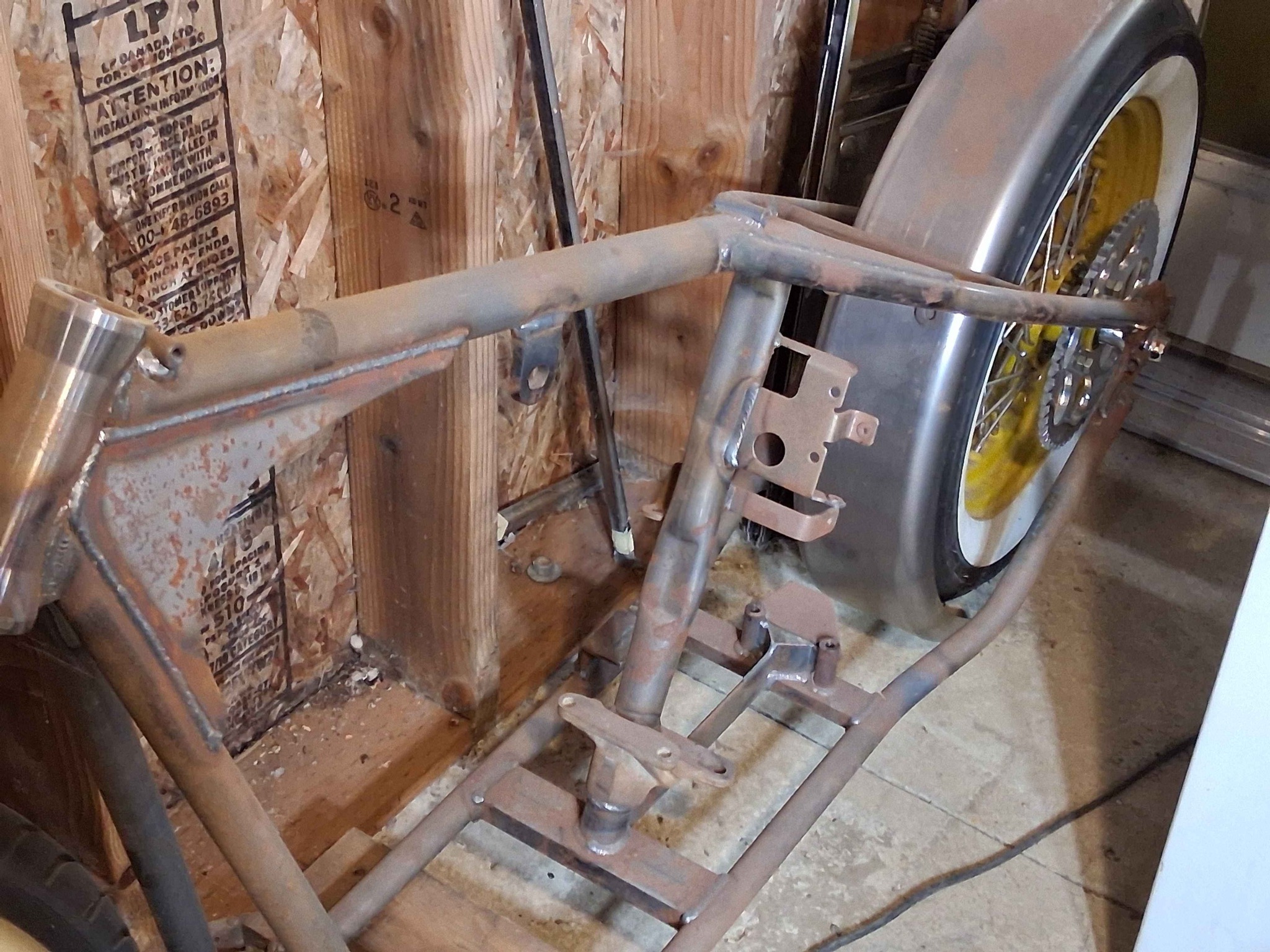Paughco 35 degree rake rigid frame with wheels and tires - Bicycle ...