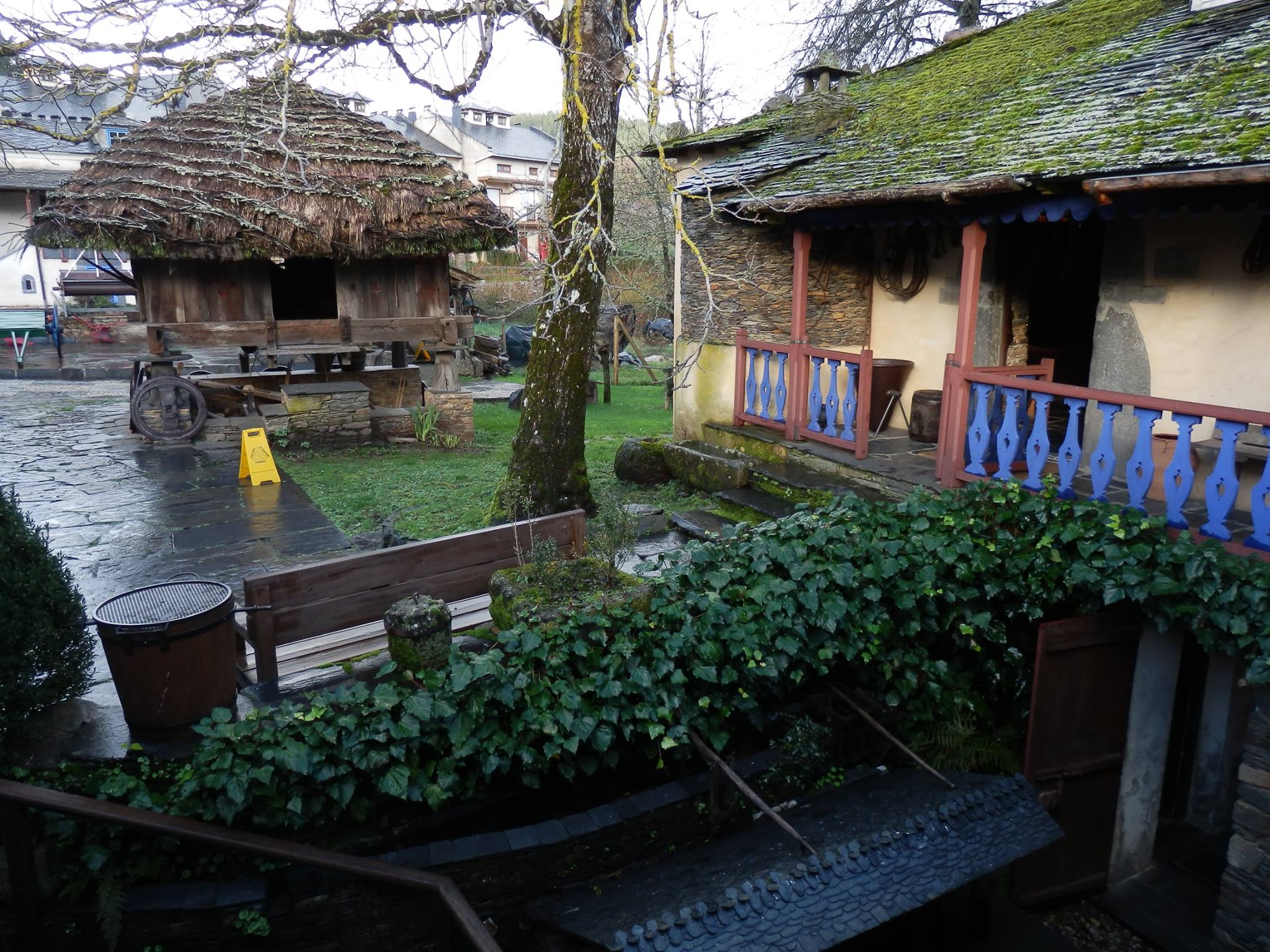 El Camino Primitivo de Santiago. Asturias y Galicia. The Primitive way ...