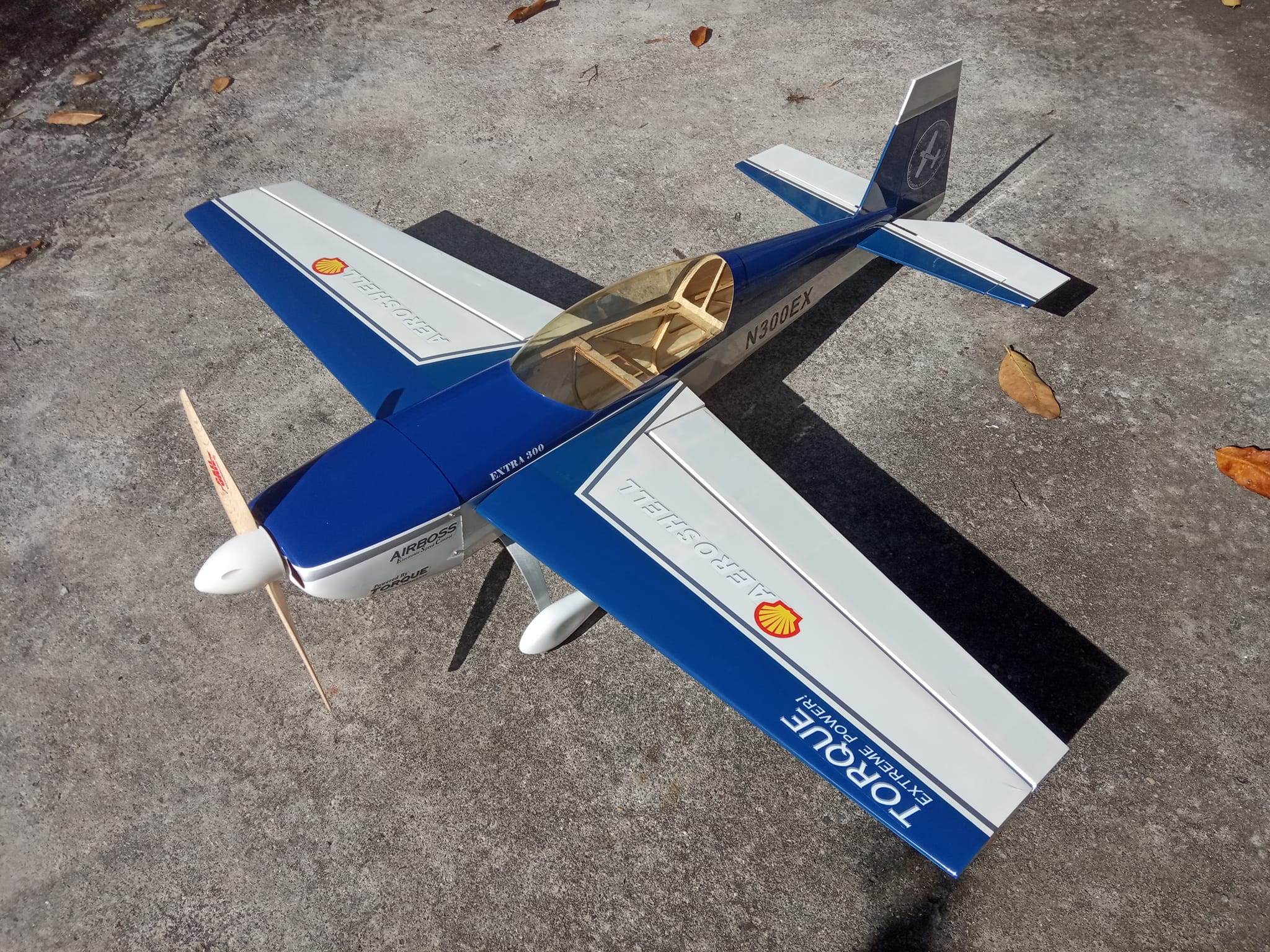 Extreme Flight 78 Extra 300exp build with dual receiver batteries