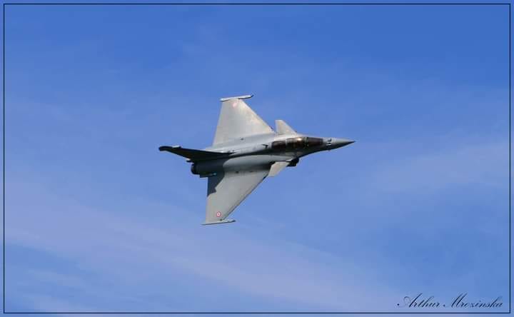 Avion Rafale B Camouflage – Échelle 1/100 – Alliage – Lumières Et Sons – Fonction Recul – Support Inclus – Cadeau
